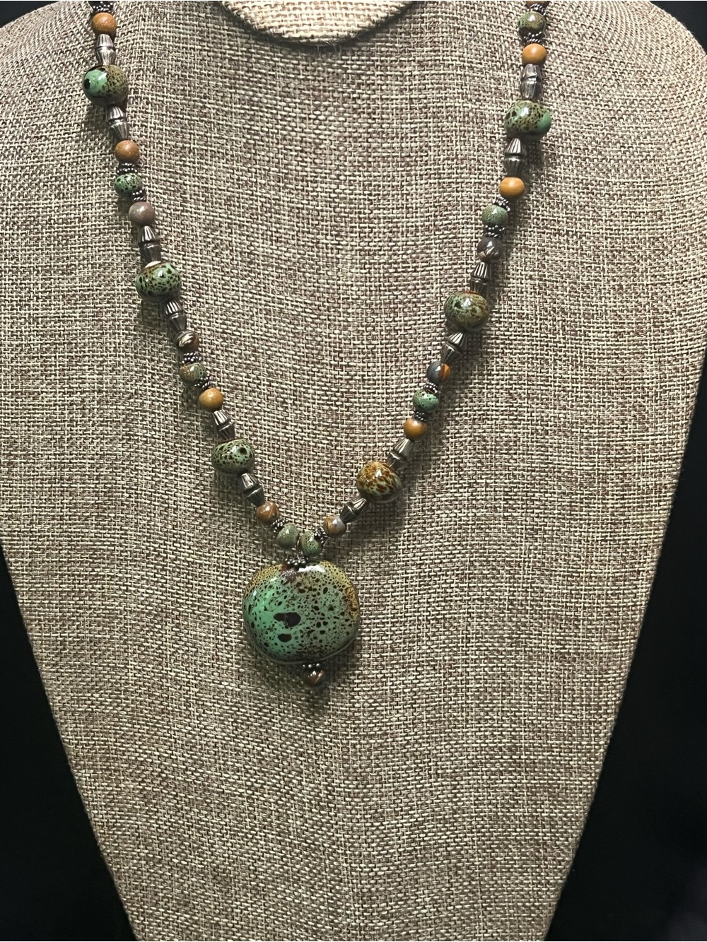 2000s Artisan Speckled Green Turquoise Jasper Bronzite Tigers Eye Stone Necklace